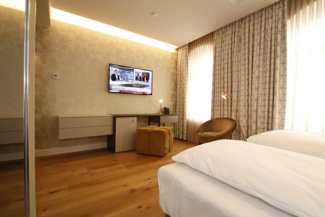 Amelie No 1 Hotel & Appartements Ландау Екстер'єр фото
