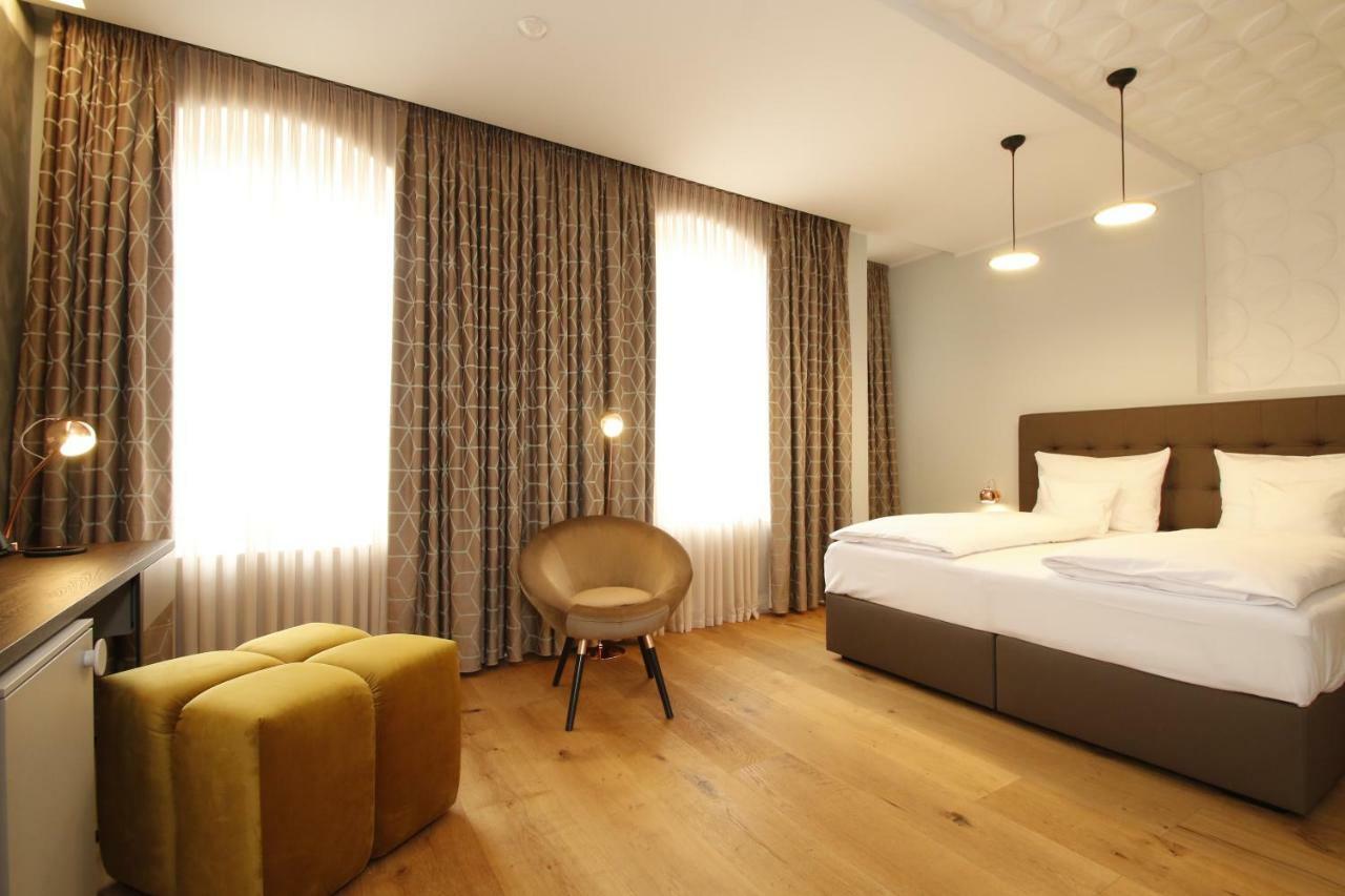 Amelie No 1 Hotel & Appartements Ландау Екстер'єр фото