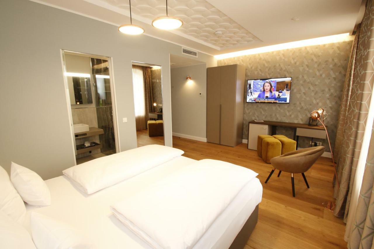 Amelie No 1 Hotel & Appartements Ландау Екстер'єр фото