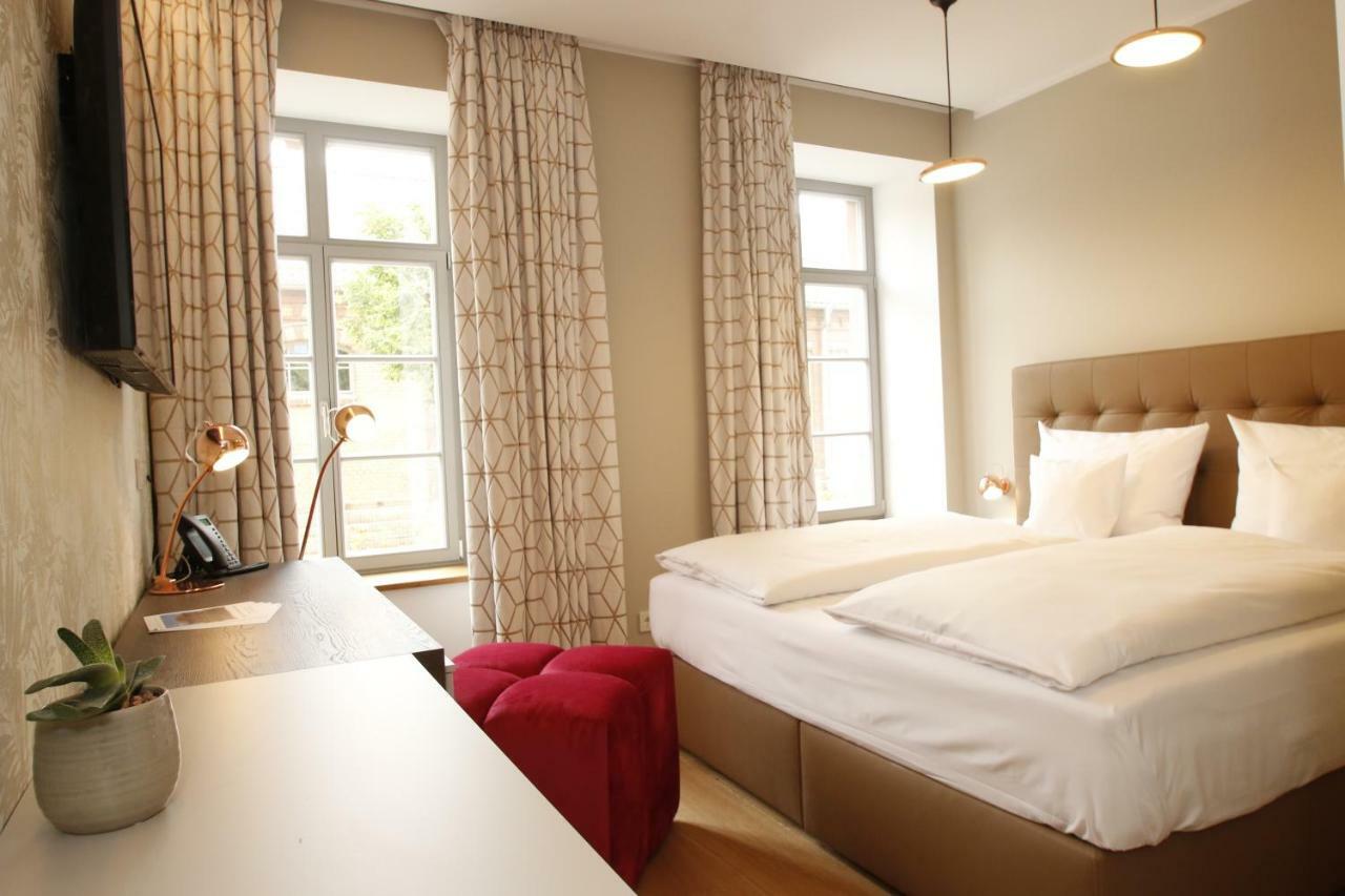 Amelie No 1 Hotel & Appartements Ландау Екстер'єр фото