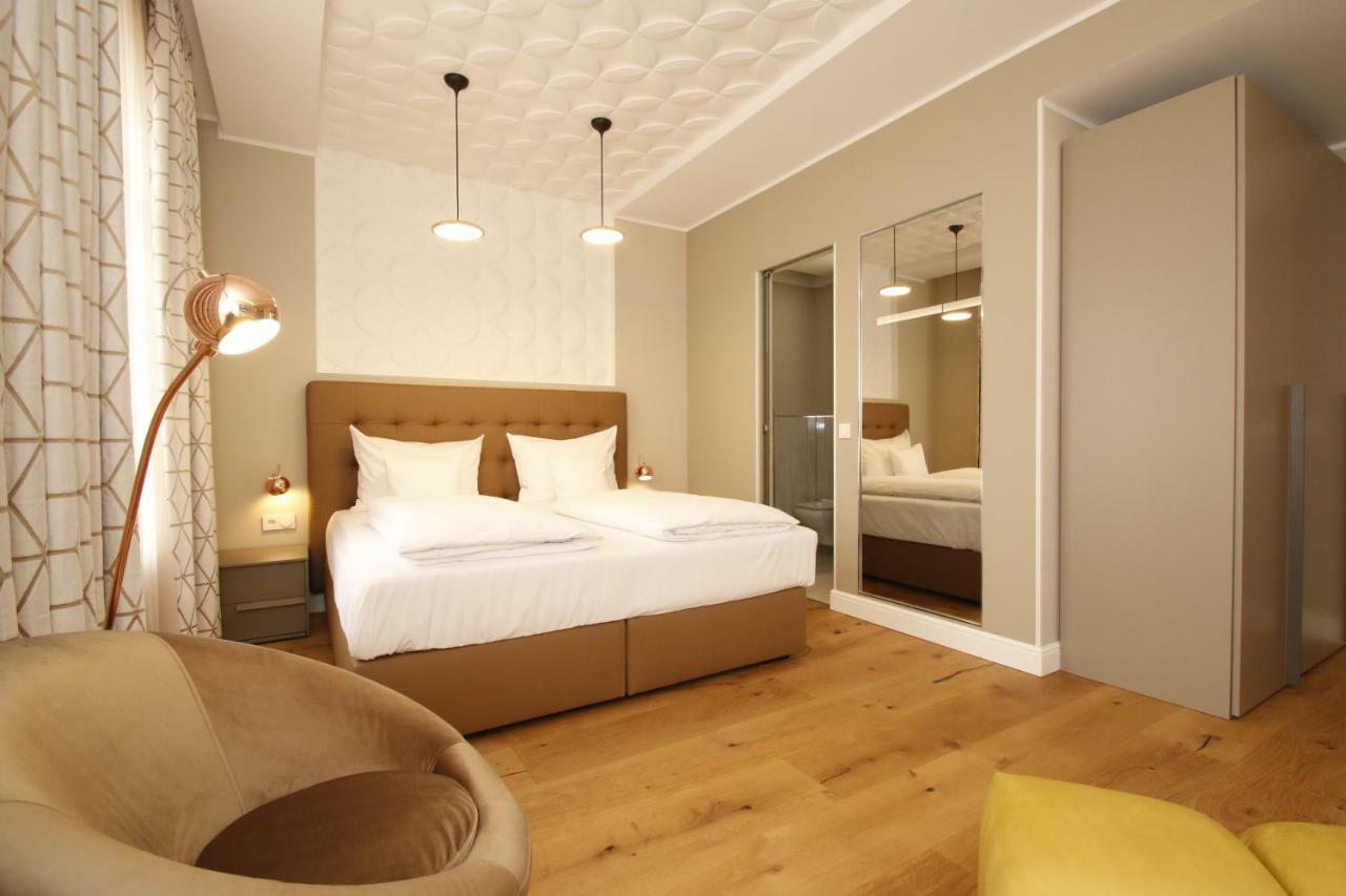 Amelie No 1 Hotel & Appartements Ландау Екстер'єр фото