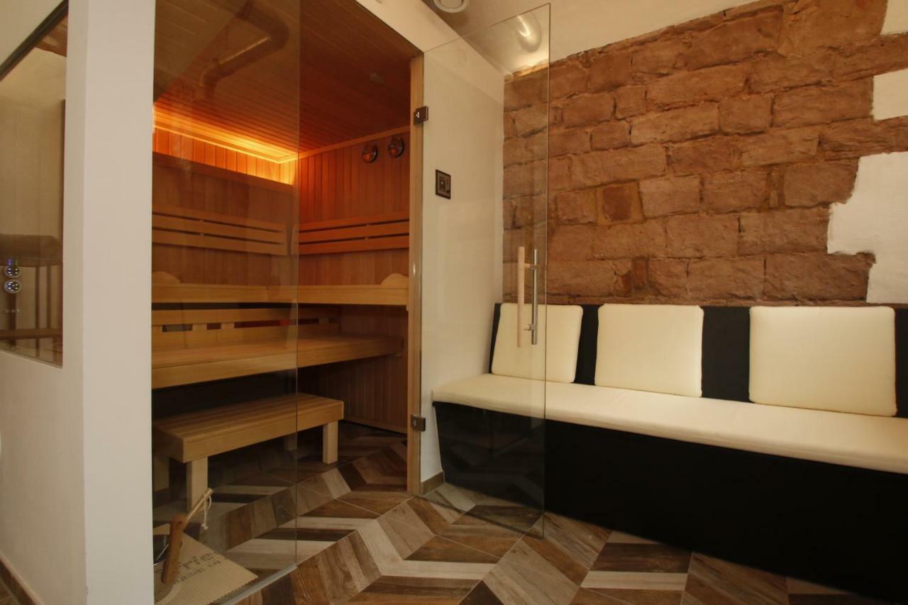 Amelie No 1 Hotel & Appartements Ландау Екстер'єр фото